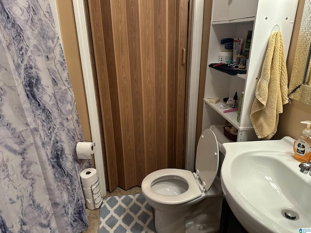 1988 County Rd, Alexander City, AL 35010 - bathroom featuring curtained shower and tile patterned flooring