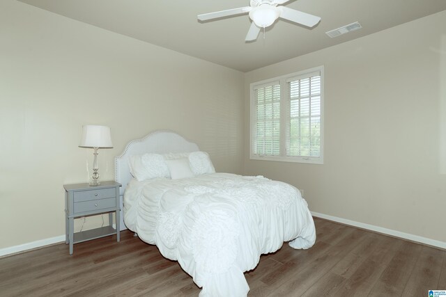 1186 Inverness Cove Way, Hoover, AL 35242 - bedroom with wood finished floors and a ceiling fan