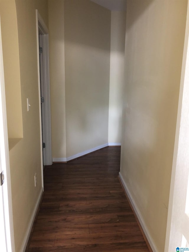 155 Highview Cv, Pelham, AL 35124 - hall featuring dark wood finished floors and baseboards
