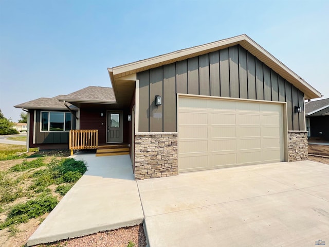 view of front of home featuring a garage