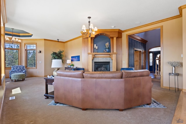 living room featuring crown molding, light colored carpet, and a notable chandelier