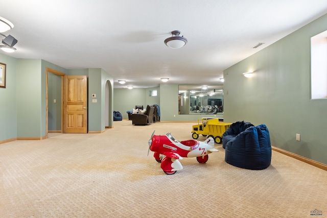 recreation room featuring carpet floors