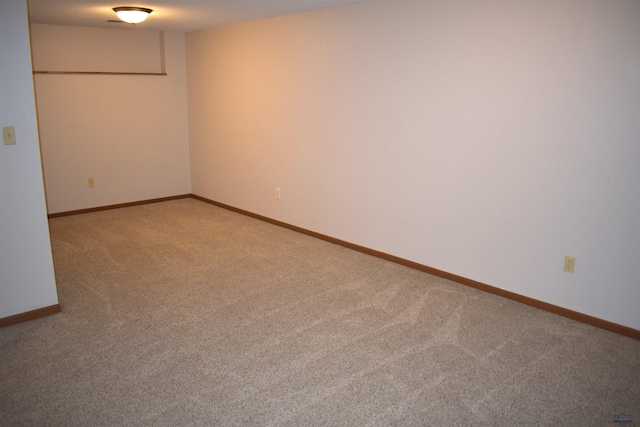 view of carpeted spare room