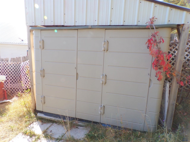 view of outbuilding