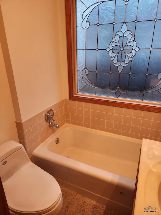 415 Spark St, Lead, SD 57754 - full bath featuring toilet and a garden tub