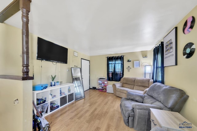 1922 Ivy Ave, Rapid City, SD 57701 - living room featuring light hardwood / wood-style flooring