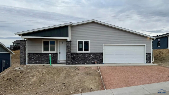 view of front of house featuring a garage