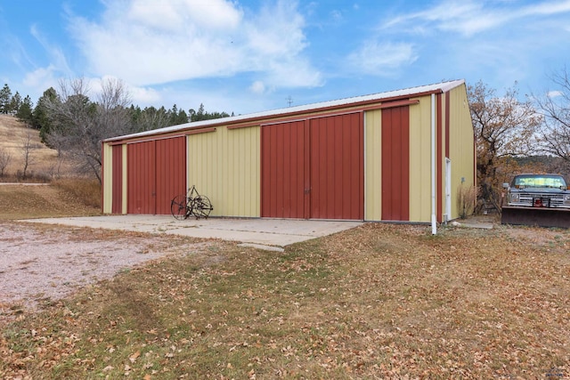 view of outbuilding