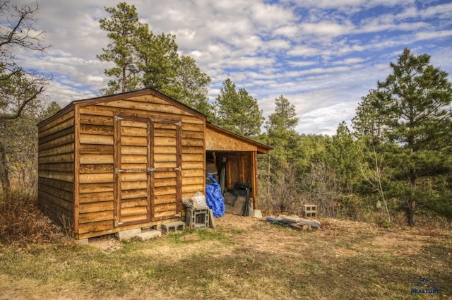 view of outdoor structure