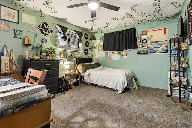 bedroom featuring carpet and ceiling fan