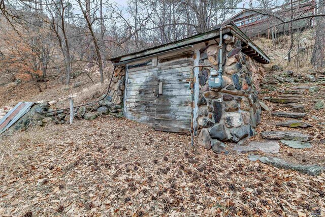 view of outdoor structure