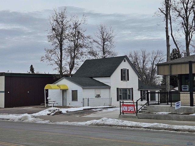 view of front of house