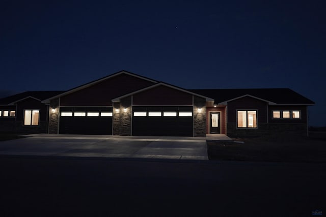 view of front of house featuring a garage