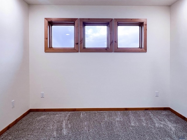 view of carpeted spare room