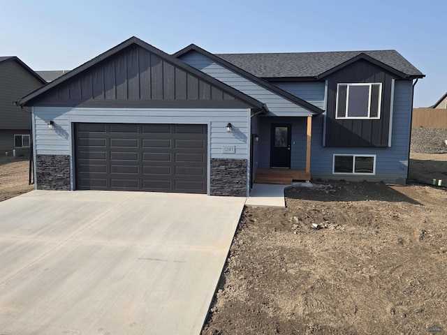 view of front facade with a garage