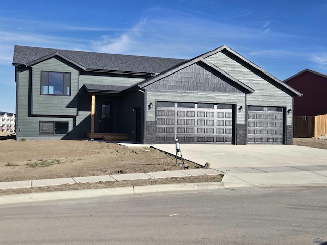 view of front facade featuring a garage