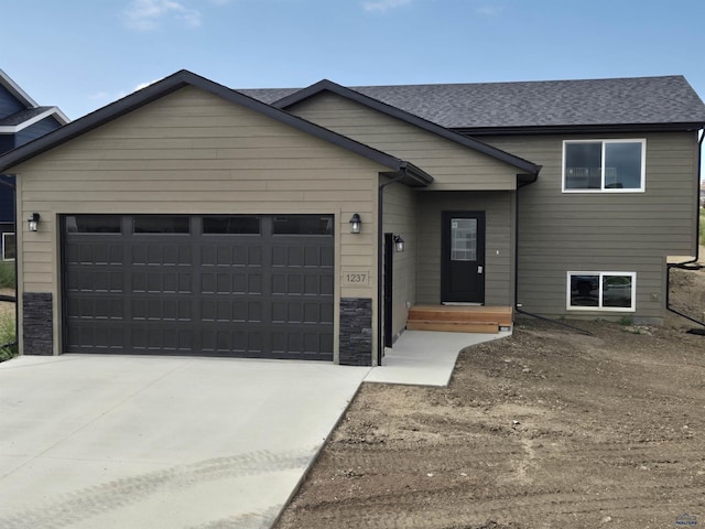 view of front facade with a garage