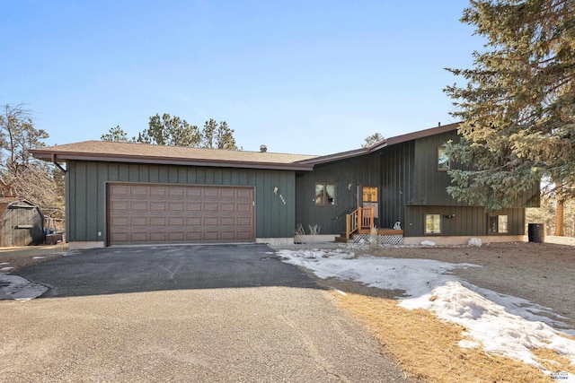 view of front of house featuring a garage