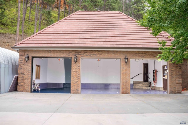 view of detached garage