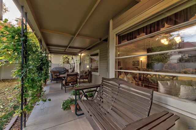 exterior space featuring outdoor dining area