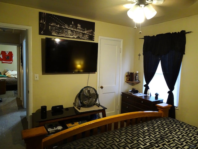 bedroom featuring ceiling fan