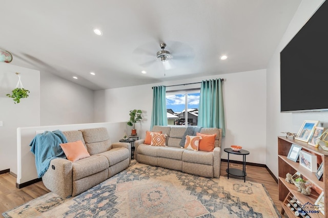 living room featuring recessed lighting, wood finished floors, baseboards, and ceiling fan