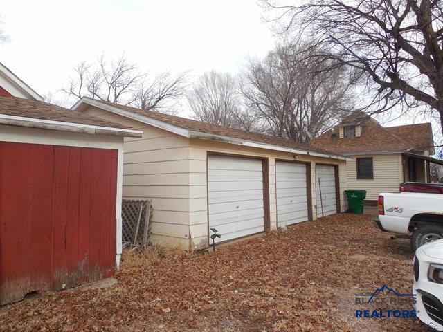 23508 Main St, Caputa, SD 57725 - view of detached garage