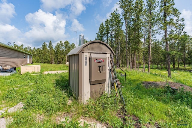 view of outbuilding