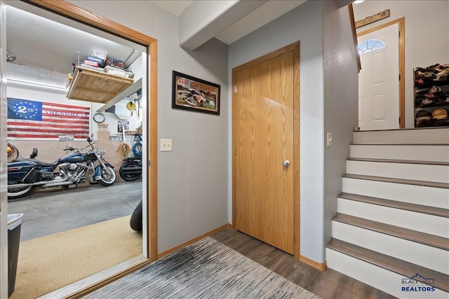 322 Summit, Belle Fourche, SD 57717 - foyer entrance featuring wood finished floors and baseboards