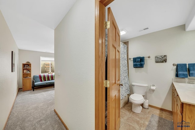 bathroom with visible vents, vanity, toilet, connected bathroom, and a shower with shower curtain