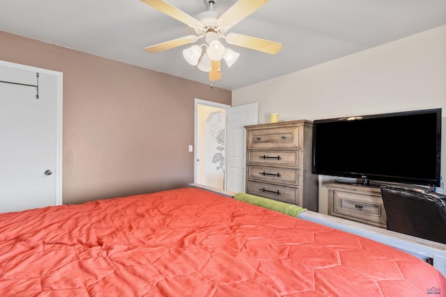 bedroom with a ceiling fan