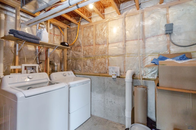 laundry area featuring washer and clothes dryer
