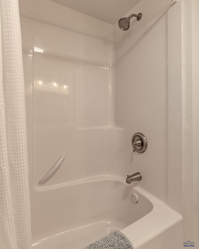 3432 Jackson Blvd, Rapid City, SD 57702 - full bathroom with shower / tub combo with curtain
