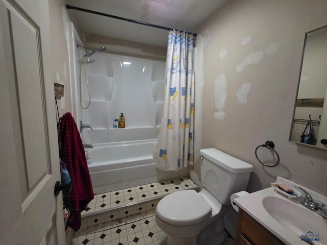 full bath featuring shower / bath combination with curtain, toilet, and vanity
