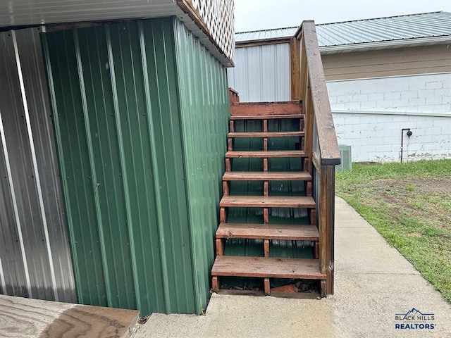 414 2nd Ave, Edgemont, SD 57735 - view of stairs