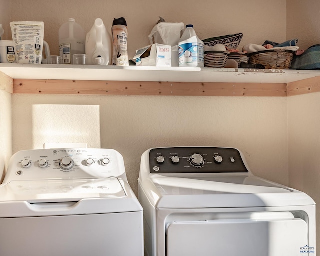 7410 Pinewood Ct, Rapid City, SD 57702 - laundry room featuring independent washer and dryer