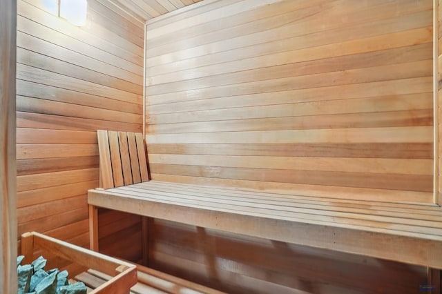 902 Fulton St, Rapid City, SD 57701 - relaxing sauna with wooden walls