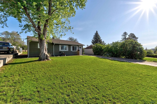 426 E Oakland, Rapid City, SD 57701 - view of front facade featuring a front lawn
