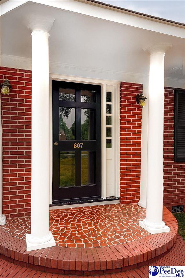 607 E Roosevelt St, Dillon, SC 29536 - photo 4