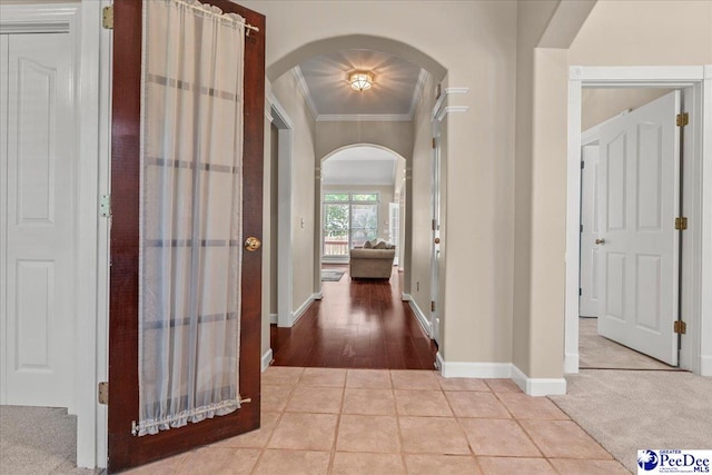 3401 Sussex Ct, Florence, SC 29501 - entryway with arched walkways and crown molding