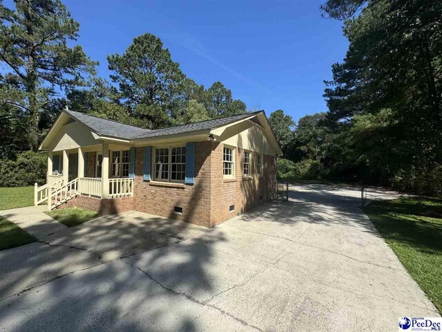 view of front of house featuring covered porch