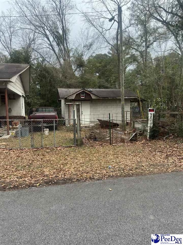 view of front of house