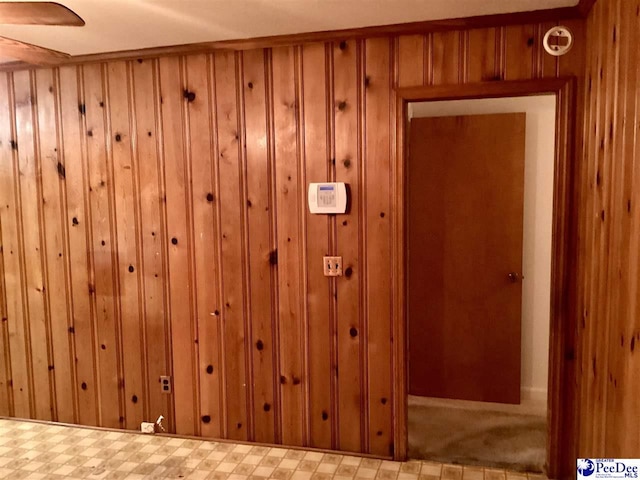 429 S Wallace Rd, Florence, SC 29506 - details featuring wood walls