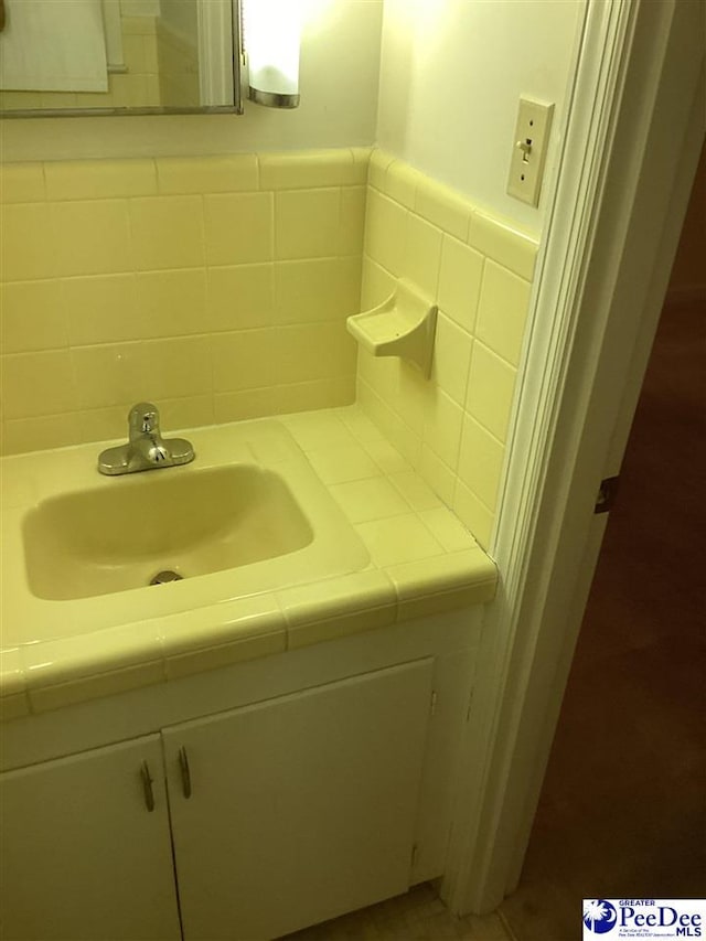 429 S Wallace Rd, Florence, SC 29506 - bathroom featuring vanity