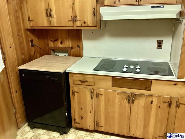 429 S Wallace Rd, Florence, SC 29506 - kitchen featuring black appliances