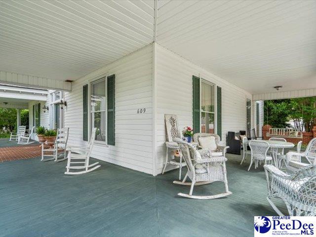 view of patio / terrace featuring a porch