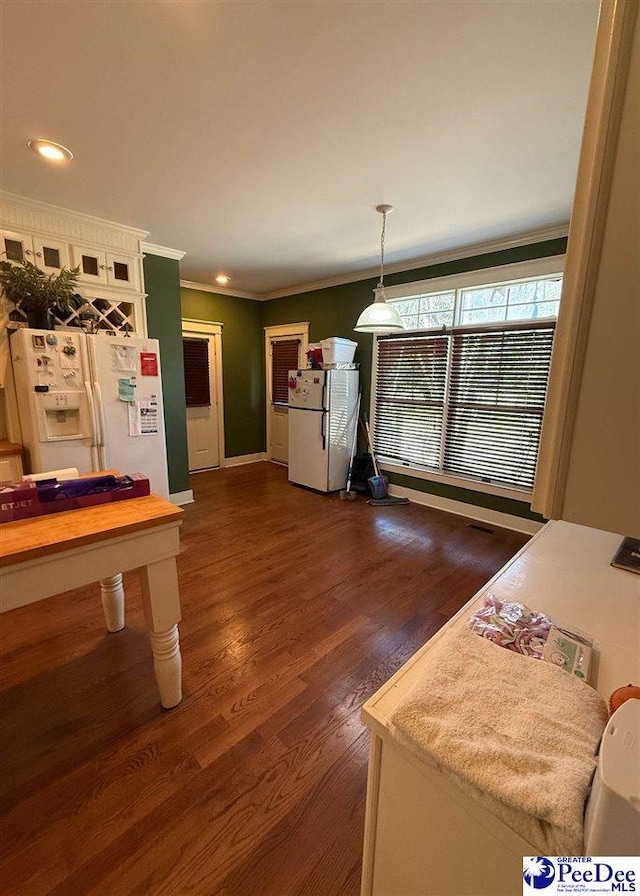 game room with recessed lighting, dark wood-style flooring, and crown molding