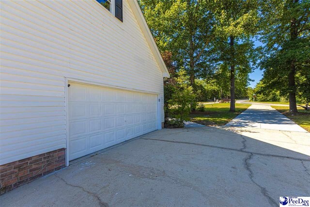400 Millstone Rd, Florence, SC 29505 - garage with driveway