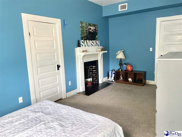 view of carpeted bedroom