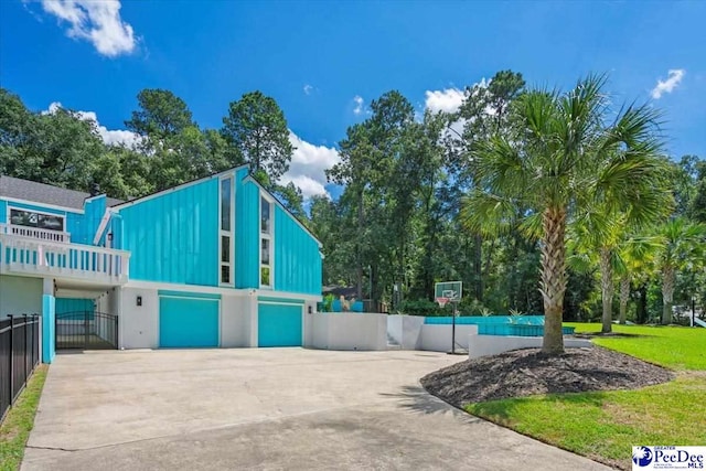 exterior space featuring a lawn